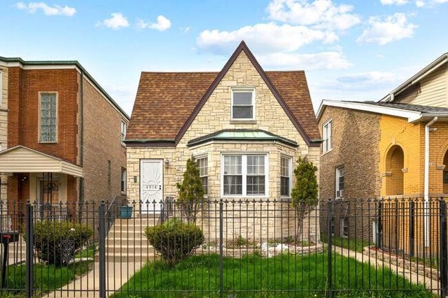 Building Photo - 4918 W Altgeld St Rental