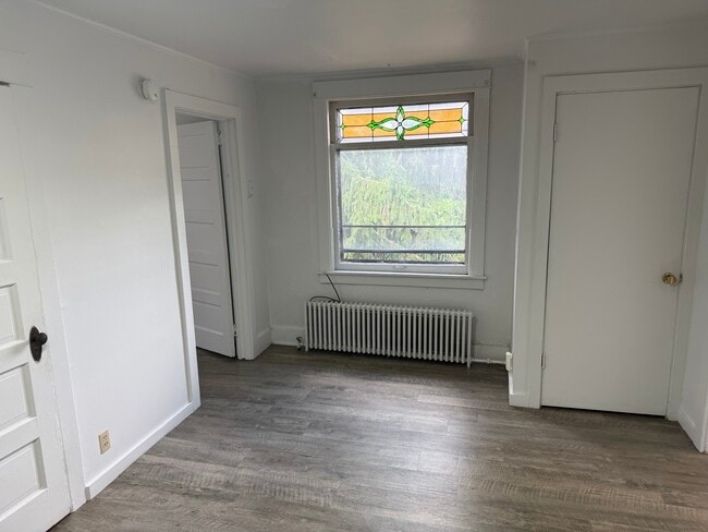 Photo - 1053 Danby Rd