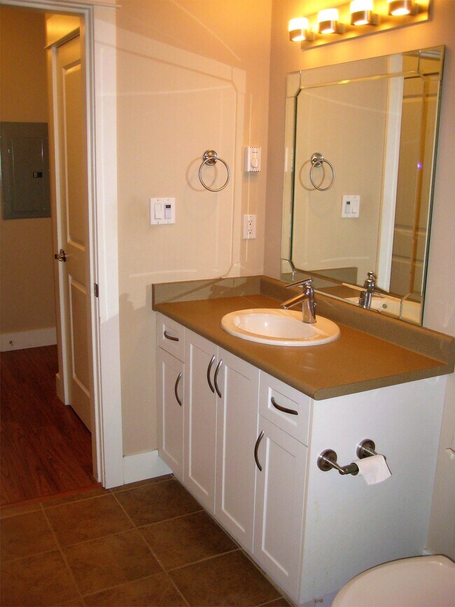 Photo - 630 Speed Ave