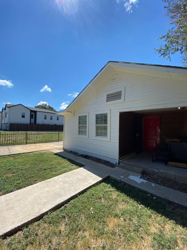 Photo - Recently renovated Mount Auburn home Unit Apartment 1