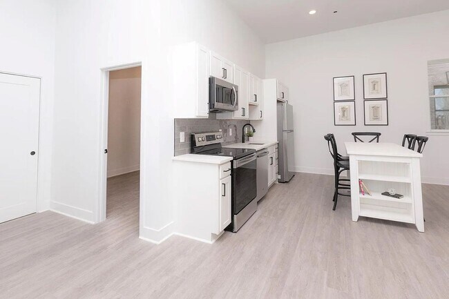 Photo - 211 St Paul St