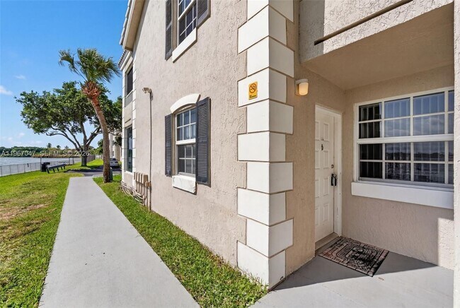 Photo - 2841 N Oakland Forest Dr Unit 110