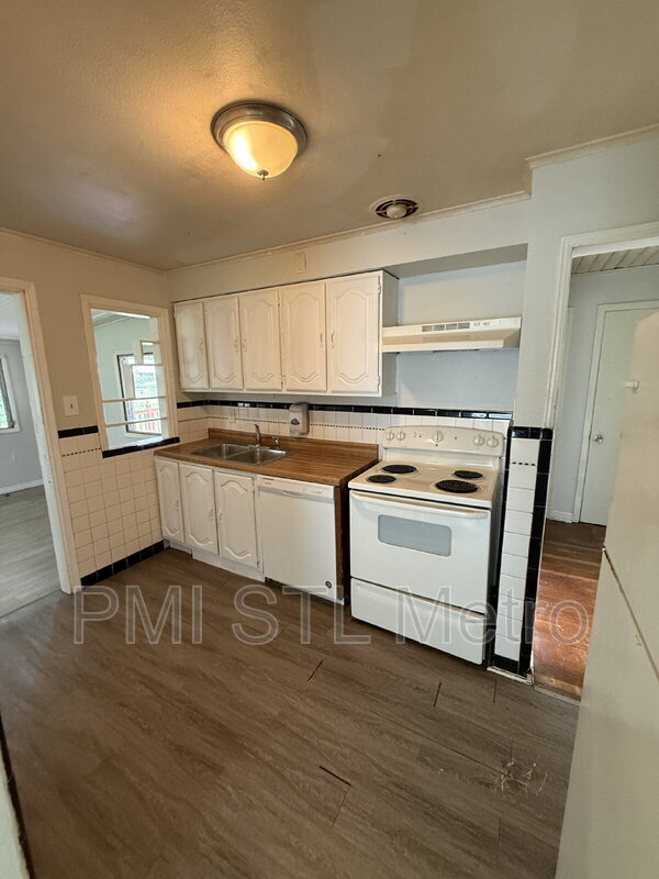 1131 Darr Dr