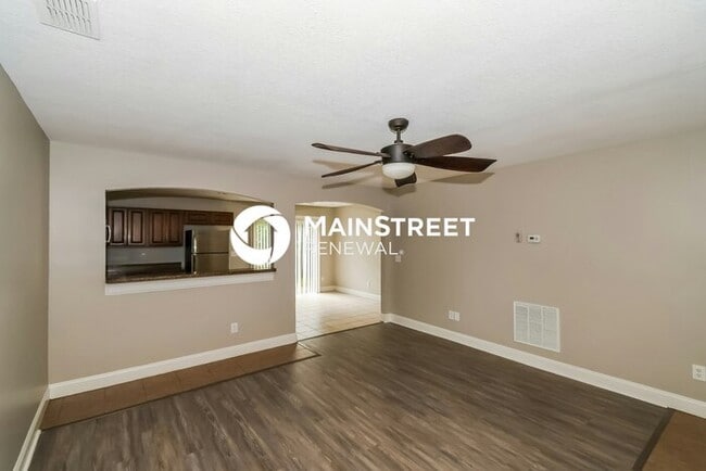 Photo - 3 Bedroom Pet-Friendly Home in Jacksonville, FL with Main Street Renewal