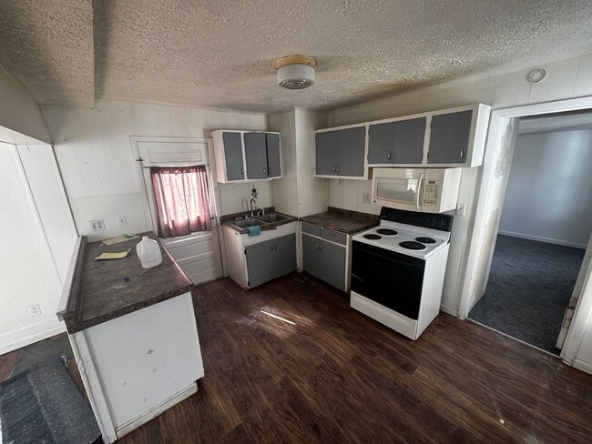 Photo - 3 bed/ 1.5 Bath