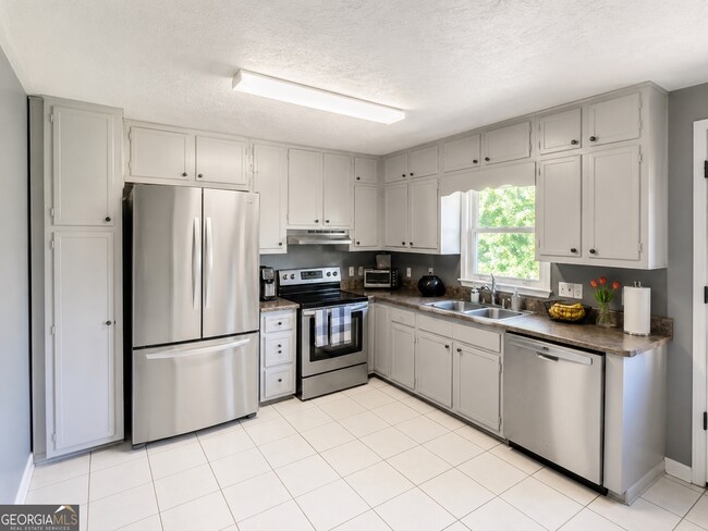 Photo - 339 Desiree Dr NW