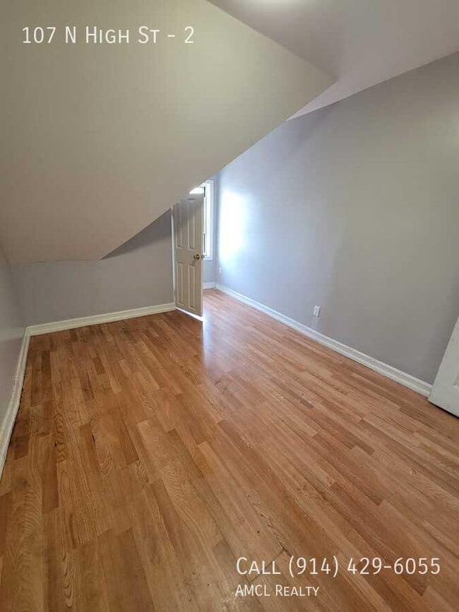 Building Photo - 107 N High St Unit 2 Rental