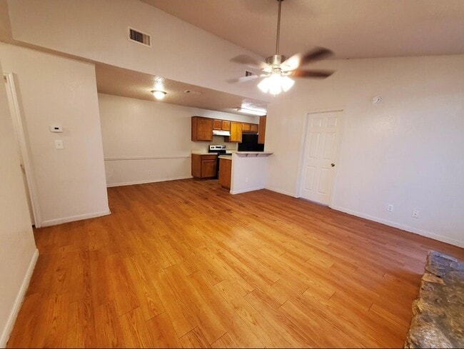 Photo - 1733 Horseshoe Cir