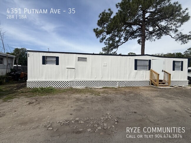 Photo - 4351 Putnam Ave
