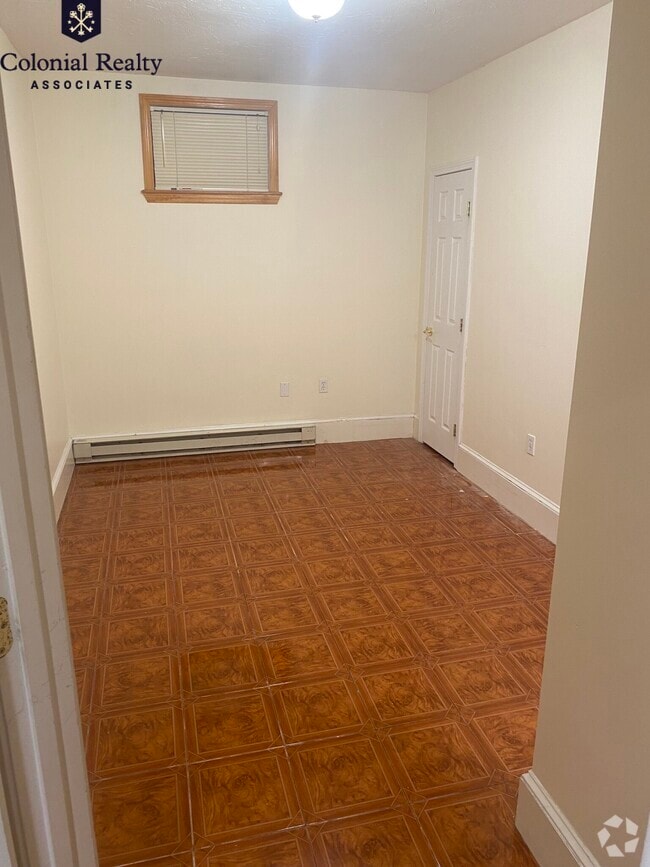 Building Photo - 69 Babcock St Rental