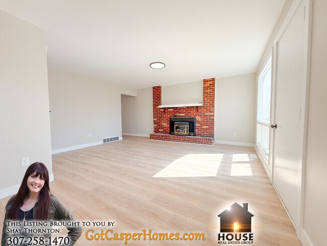 Photo - 2414 E 9th St