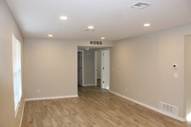 Photo - 5908 NW 61st St