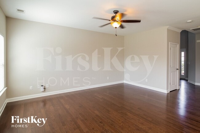 Photo - 3037 Adventure Way