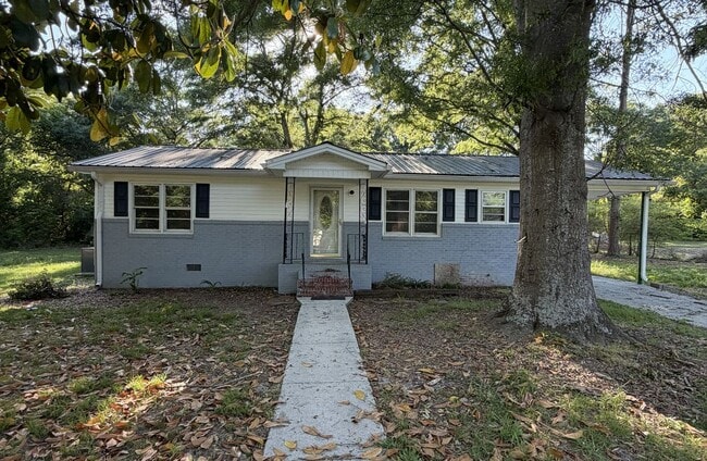 Building Photo - 156 Silver Cir