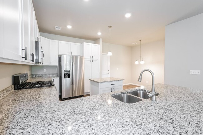 Photo - Beautiful 3 Bed, 2.5 Bath Townhome