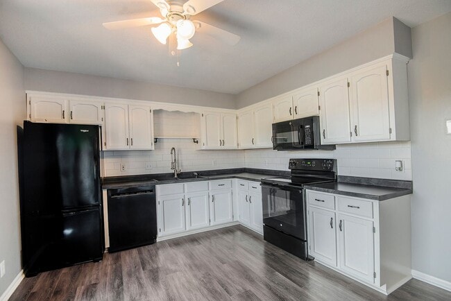 2BR/1.5BA Townhouse in Smithville: GREAT L... - 2BR/1.5BA Townhouse in Smithville: GREAT L...