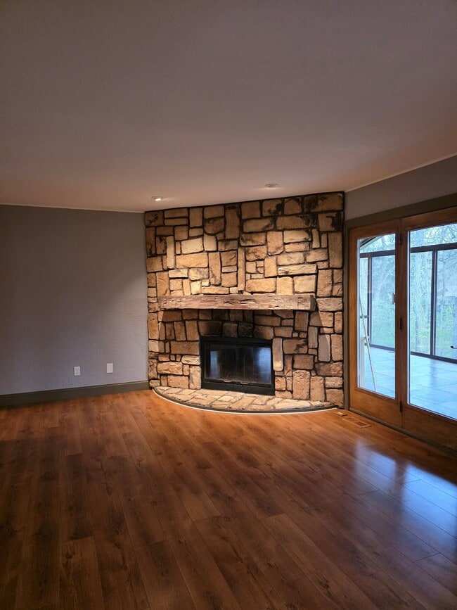 Photo - 2924 S Walnut Hill Dr