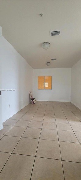 33 E 20th St Unit 203