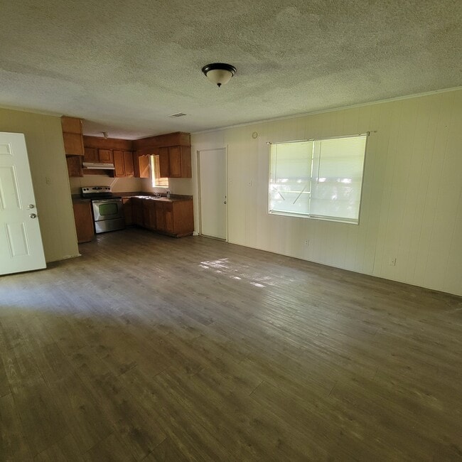 Photo - 200 Blackwood Dr