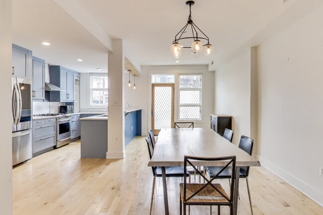 Photo - 646 Keefer Pl NW