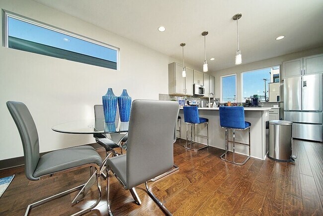 Dining Room - 64 Fern Ave Unit #9