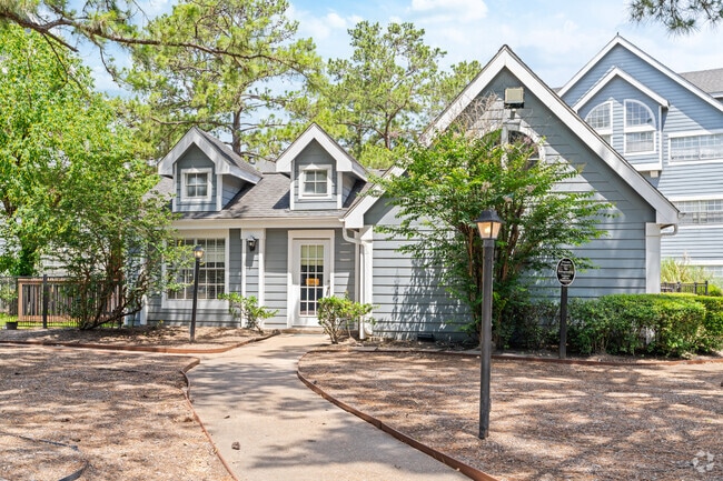 Building Photo - Pine Lake Village Rental