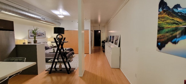 Photo - 1111 S Grand Ave Unidad 606