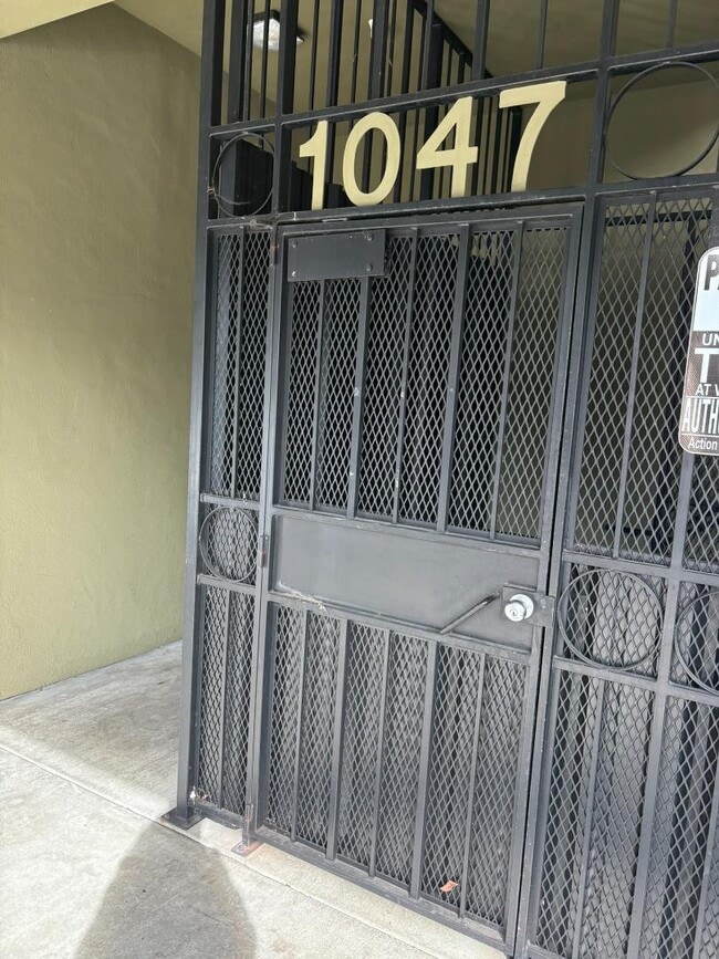 Photo - 1047 El Camino Real