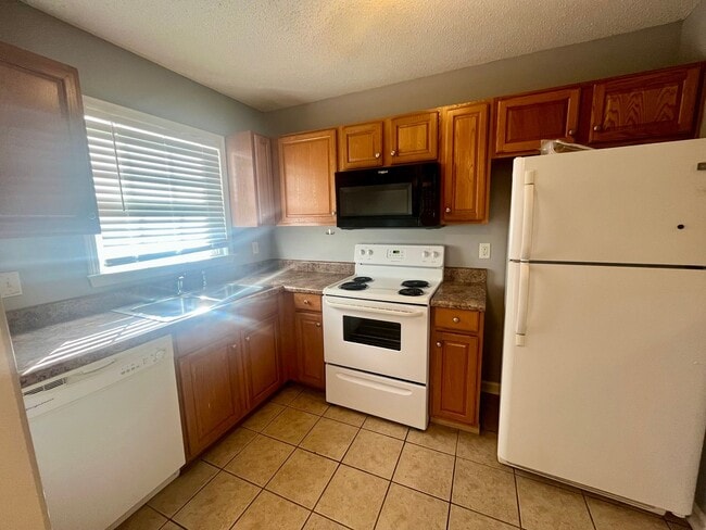Photo - 2 Bedroom 1.5 Bath Townhouse