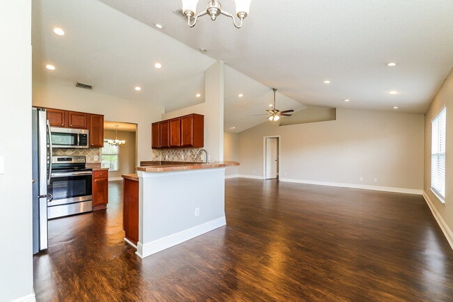 Photo - 1900 Southern Oak Loop