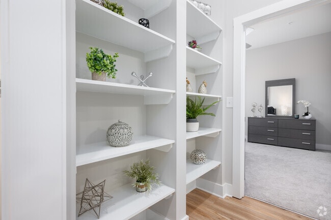 1BR, 1BA - 863SF - Living Space