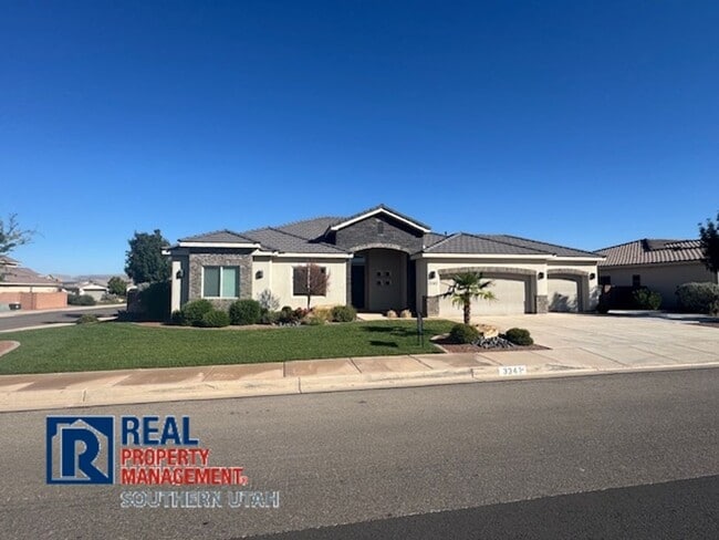 Building Photo - 4 Bedroom near Crimson Cliffs