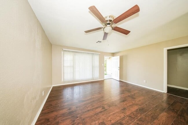 Photo - 2204 NW Denver Ave