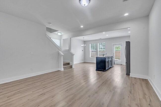Photo - Stylish 3BR/2.5BA END-UNIT Townhome with Garage in Camelot Townes! $1,650/mo rent