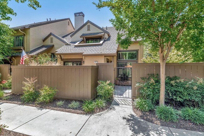 2032 Donovan Ct