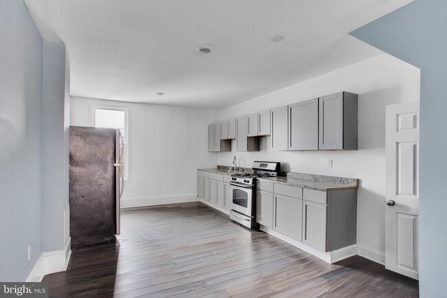 Photo - 2212 W Fayette St