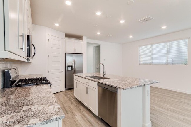 Photo - 1070 E Marlin Dr