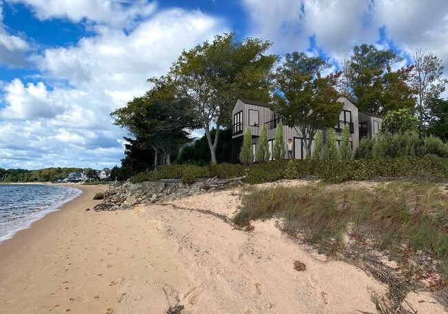 Photo - 599 Peconic Bay Blvd House