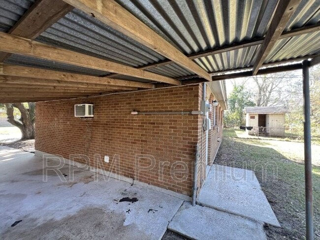 Photo - 5863 Denova St