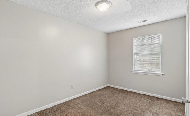 501 Oak Crest Dr
