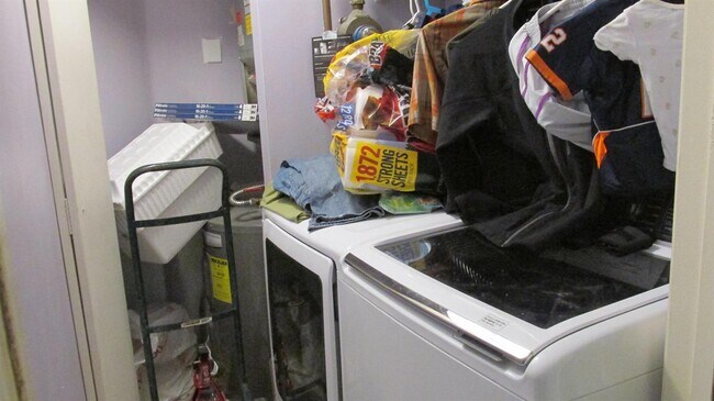 Photo - 9055 Wiles Rd Unidad 105