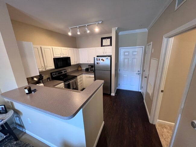 Building Photo - 1000 Providence Plz Unit 463