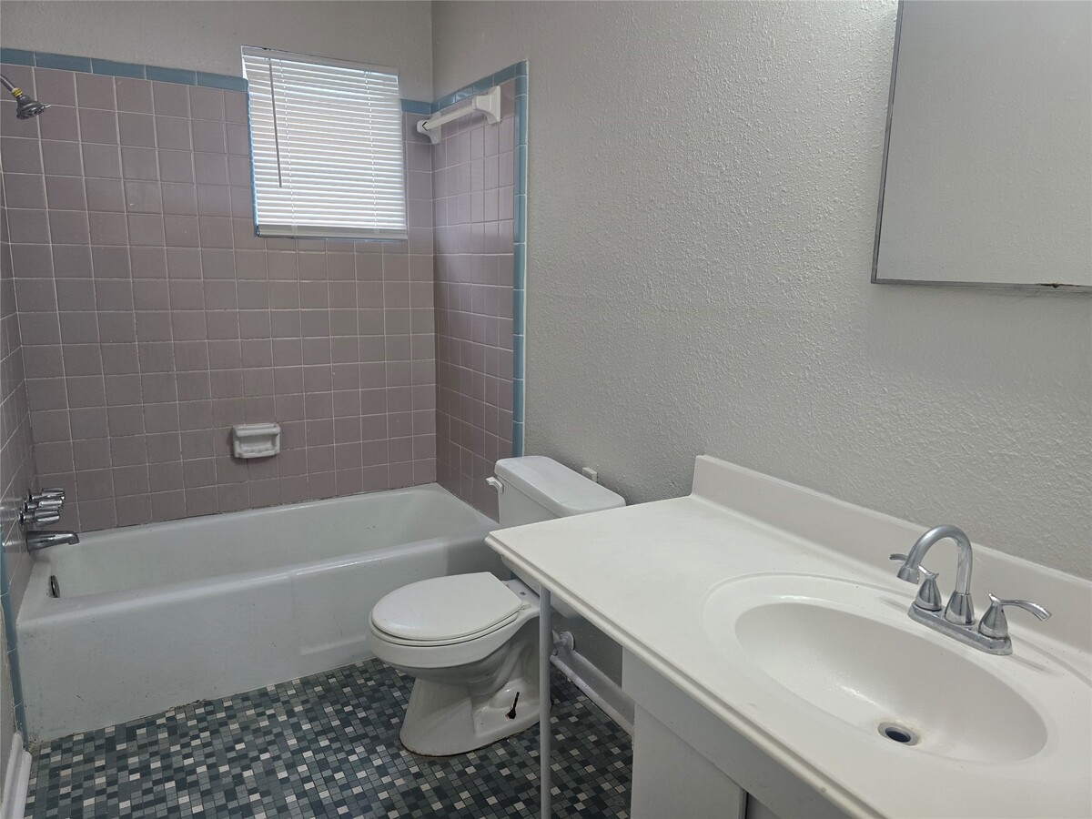 Photo - 3714 Ave S
