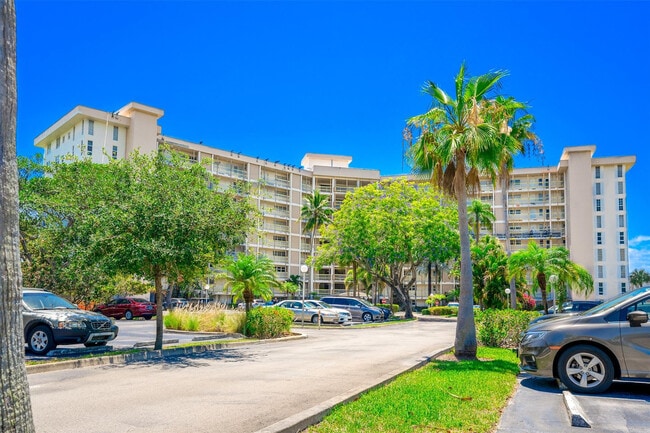 Building Photo - 2681 S Course Dr Unit 212