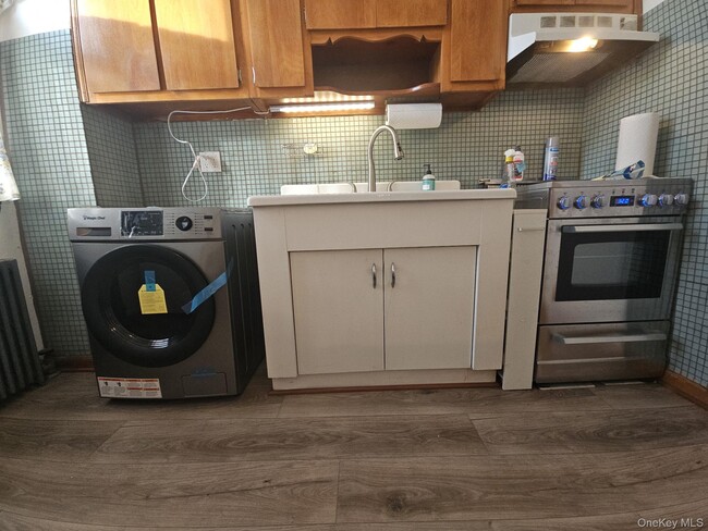 Photo - 229 Monitor St