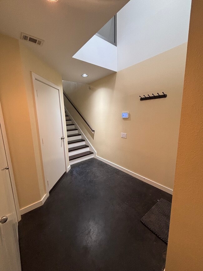 Photo - 2429 Wentworth St