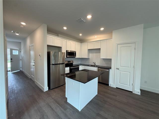 Photo - 412 E 7th St