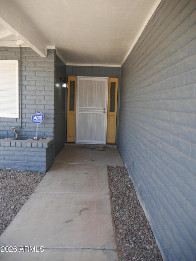 1201 W Loughlin Dr