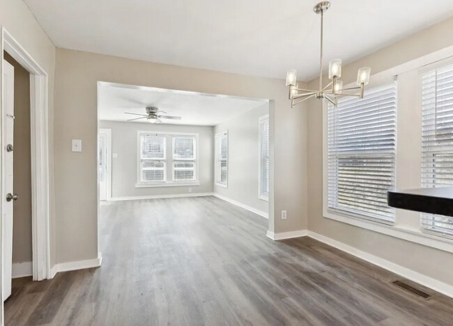 Photo - 306 W 17th St