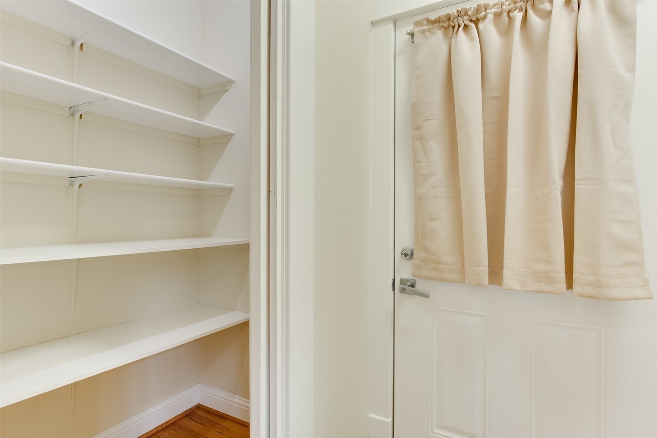 Photo - 401 Willard St